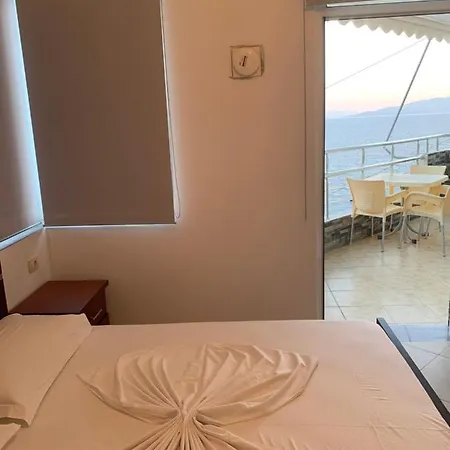 Hard Rock Apartmanhotel 3*