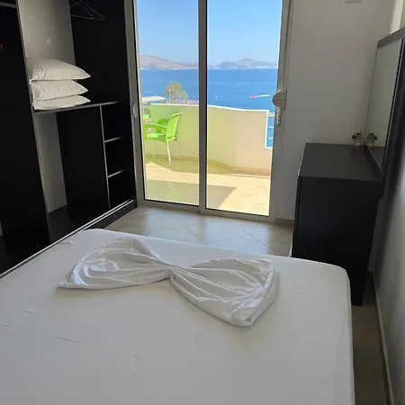 Hard Rock 3* Sarandë