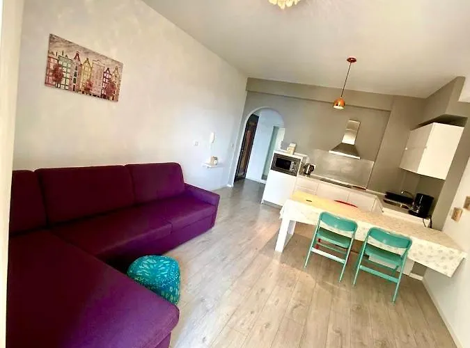 Hard Rock 3* Sarandë