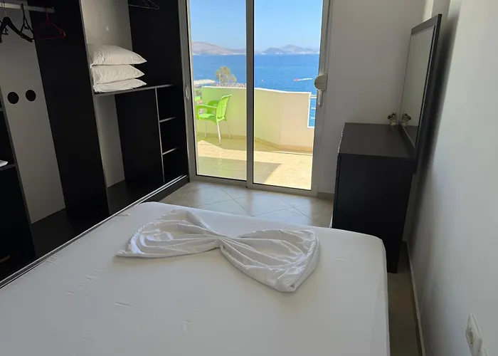 Hard Rock 3* Sarande