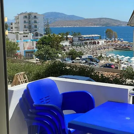 アパートホテル Hard Rock Sarandë