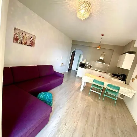 Hard Rock 3* Sarandë