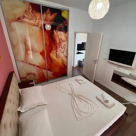 Hard Rock 3* Sarandë